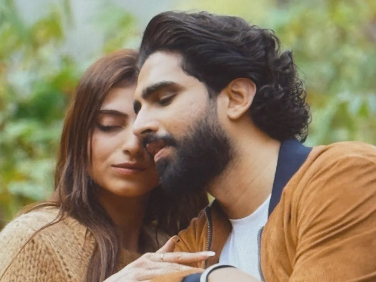 Amaal Malik and Farhana Bhatt’s ‘Yahi Guzaar Doon’ Developments on Valentine’s Day, Followers Reward Their Chemistry Amaal Malik and Farhana Bhatt’s ‘Yahi Guzaar Doon’ Trends on Valentine’s Day, Fans Praise Their Chemistry