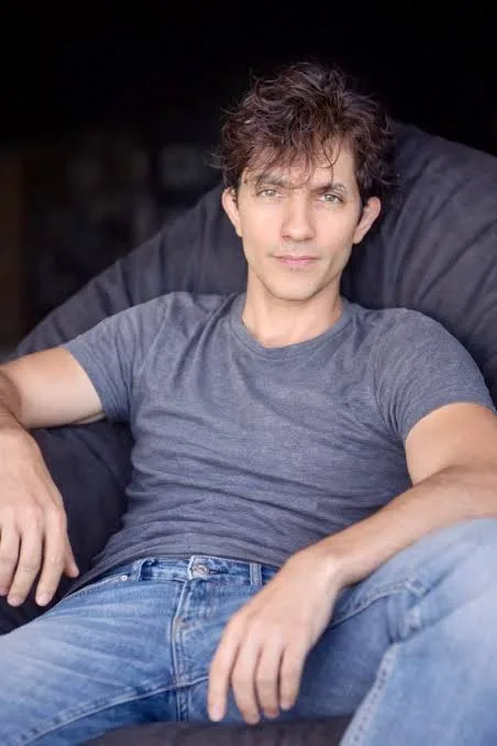 Farah Khan’s Husband Shirish Kunder’s Dramatic Makeover Stuns Followers, Web Asks, “Is This Even Him?” Farah Khan's Husband Shirish Kunder’s Dramatic Makeover Stuns Fans, Internet Asks, “Is This Even Him?”