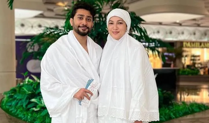Gauahar Khan and Zaid Darbar Reveal Their Son’s Face Throughout Umrah in Ramadan Gauahar Khan and Zaid Darbar Reveal Their Son's Face During Umrah in Ramadan On Social Media